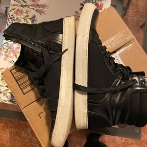 Kenneth cole shoes man size 9